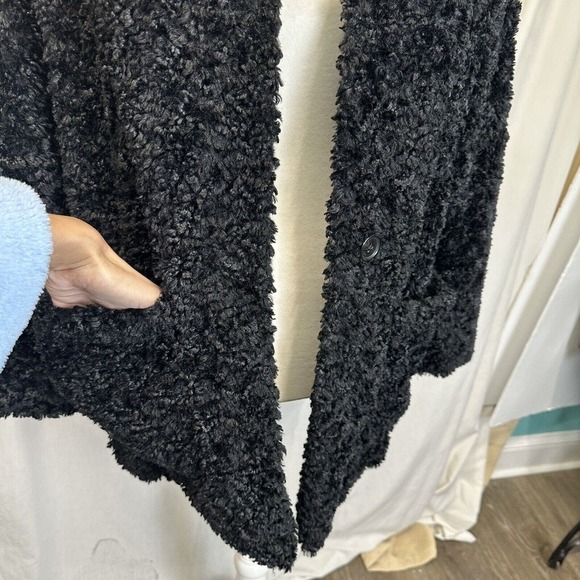 Aritzia Wilfred Free Plush Jacket in Black Womens XXS Long Sleeve Fuzzy Faux Fur - Picture 8 of 10